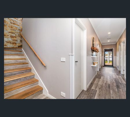 1/17 Alfred Street, Seymour, Vic 3660 - Photo 2