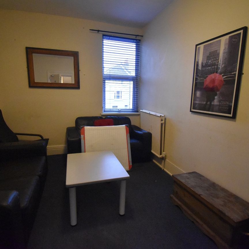 5 Bed Terraced House, Christchurch Road, RG2 - Photo 1