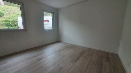 High-end apartment, 4.5 rooms with terrace - Photo 4