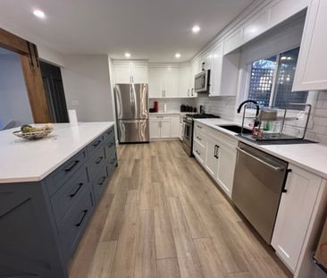 Modern Upper Suite in Central Abbotsford - Photo 3