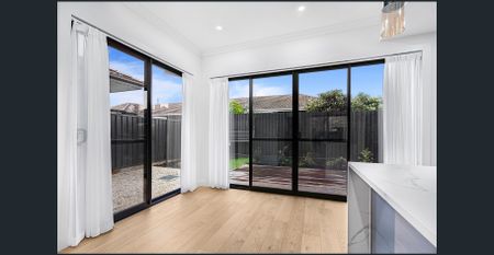 Stunning Near New Townhouse - Photo 4