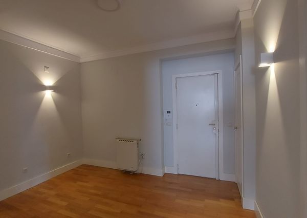 Apartamento T4 para Arrendamento com Garagem em zona prestigiada no Porto
