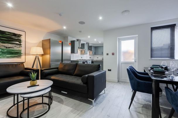 6 bedroom house to rent - Photo 1