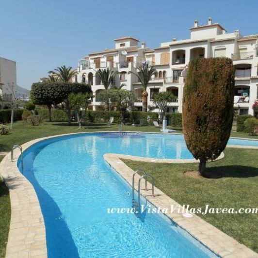 2 Bedroom Apartment with Beautiful Communal Pool- RESERVED - €500 / Month - Photo 1