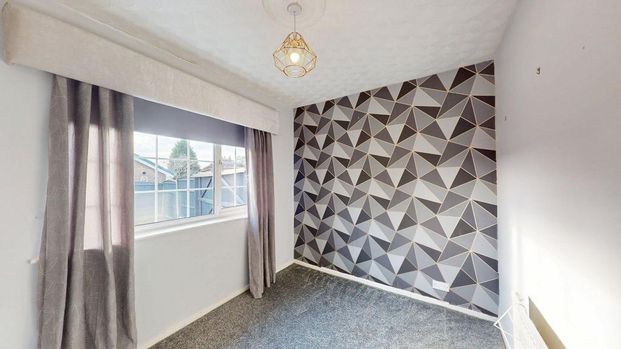 2 bedroom semi-detached bungalow to rent - Photo 1