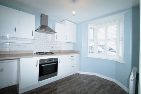 3 bedroom terraced house to rent - Photo 3