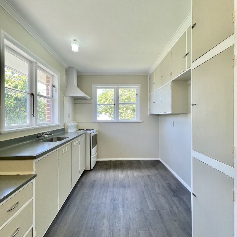 Newly Renovated 2 Bedroom Unit in Trentham - Photo 1