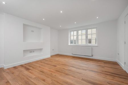 2 bedroom character property to rent - Photo 3