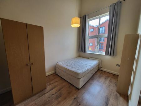 3 bedroom terraced house to rent - Photo 2