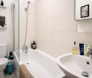 2 bedroom flat to rent - Photo 6