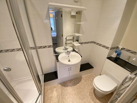 2 bedroom apartment to rent - Photo 5