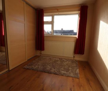 3 bedroom semi-detached house to rent - Photo 6