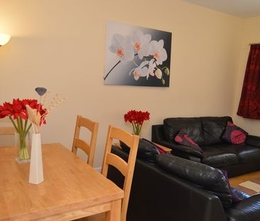 Room in a Shared House, Midford Grove, B15 - Photo 2