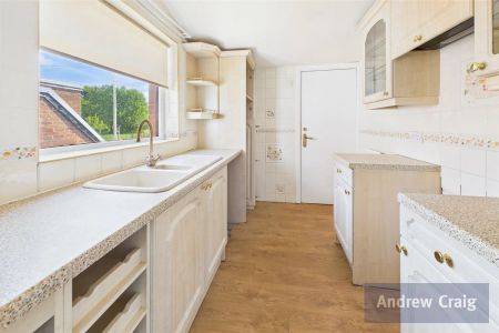 3 bed flat to rent in Stowell Terrace, Heworth, NE10 - Photo 5