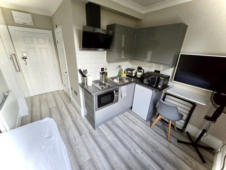 Studio Flat, Philbeach Gardens, SW5 - Photo 4