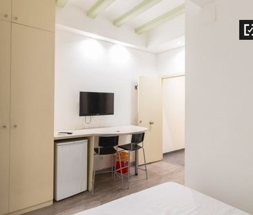 barcelona, Catalonia 08001 - Photo 2
