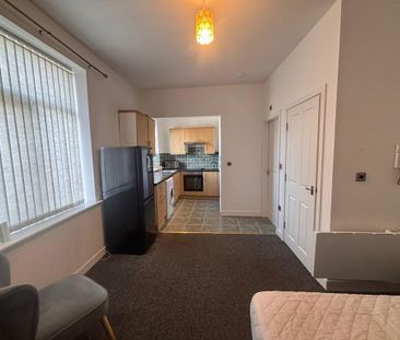 Studio to rent - Photo 6