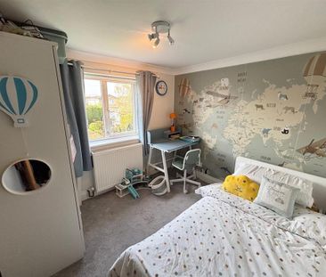 4 bedroom semi-detached house to rent - Photo 6