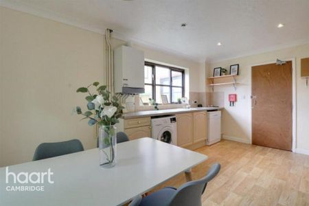 1 bedroom in a house share to rent - Photo 4