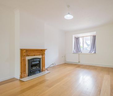 4 bedroom semi-detached house to rent - Photo 2