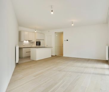 Appartement met drie kamers, terras en autostaanplaats. - Foto 1
