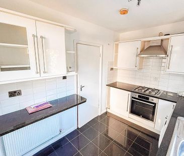 3 bedroom detached house to rent - Photo 3