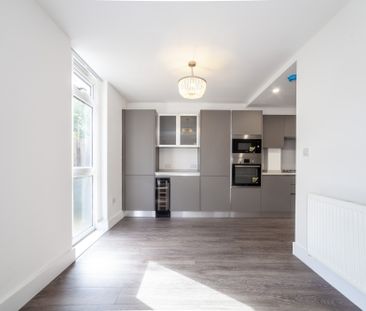 Abbey Road, NW8, London - Photo 2