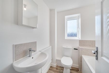 3 bedroom detached house to rent - Photo 5