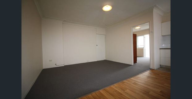 One Bedroom Unit - Superb Location! - Photo 1
