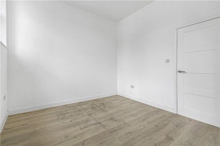 Garratt Lane, London, SW18 4HP - Photo 5