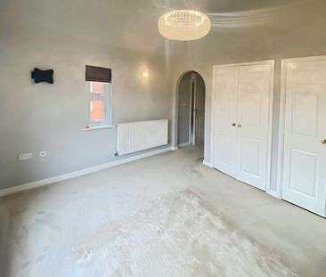 4 bedroom House To Let - Photo 3