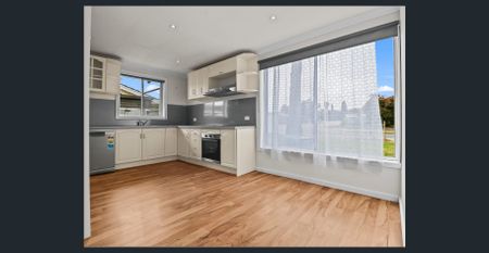 Neat, Sweet & Complete - Photo 2