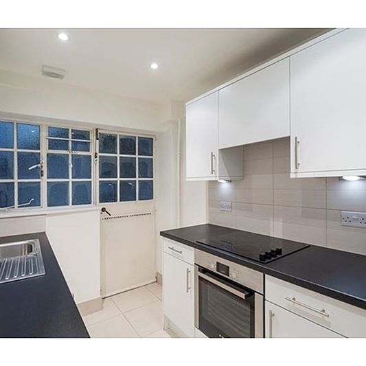 Pelham Court, Fulham Road, SW3, London - Photo 1
