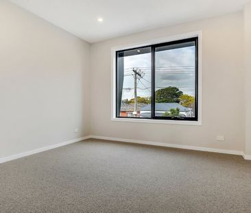 15C Saunders Street, Coburg VIC 3058 - Photo 2