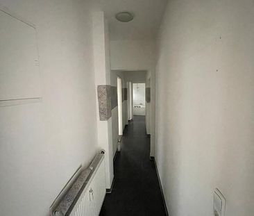 Zentrale Wohnung mit Balkon und Gäste-WC - Photo 1