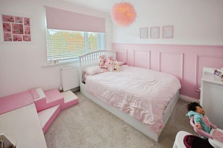 4 bedroom detached house to rent - Photo 5