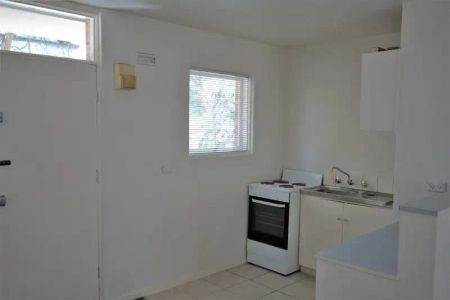 “Spacious 1bedder in a fabulous location!” - Photo 5