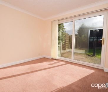 3 bedroom detached house to rent - Photo 2