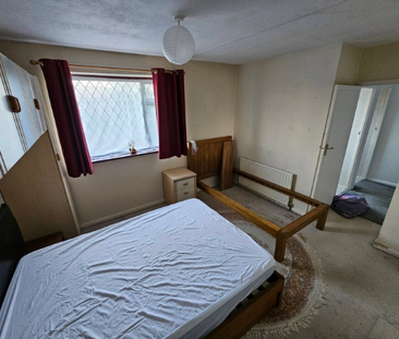 1 bedroom in a house share to rent - Photo 2