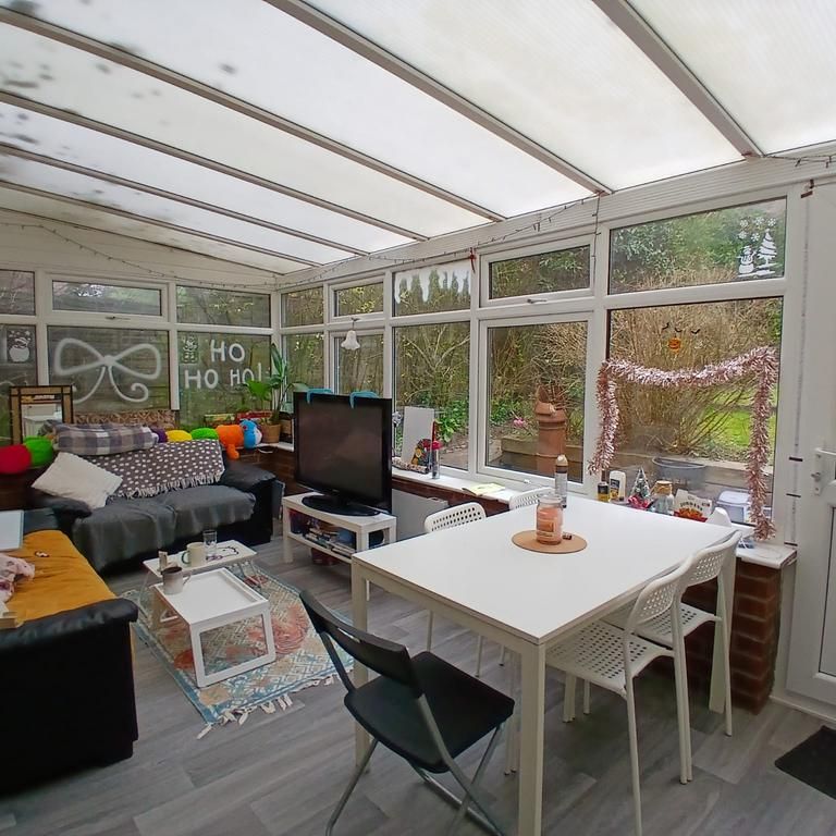 5 bedroom detached house to rent - Photo 1