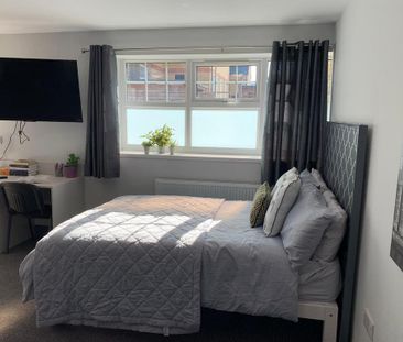 1 bedroom private hall to rent - Photo 2