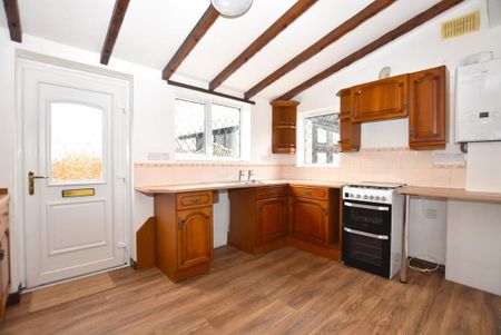 2 bedroom semi-detached house to rent - Photo 5