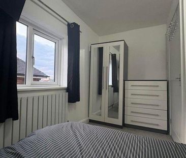 1 bedroom in a house share to rent - Photo 3