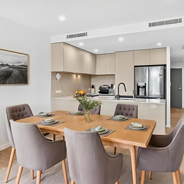 $1,000 per week / $4,000 Bond - Photo 1