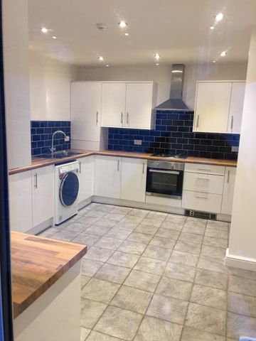 10 Bed Terraced House, Halkyn Avenue, L17 - Photo 4