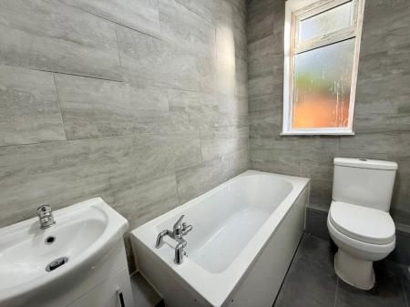 Lombardy Grove, Meir, ST3 - Photo 2