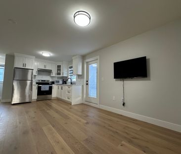 Delta Coach House – Brand New, Private Entry, Great Location - Photo 6