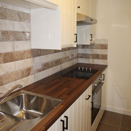 3 bedroom flat share to rent - Photo 3