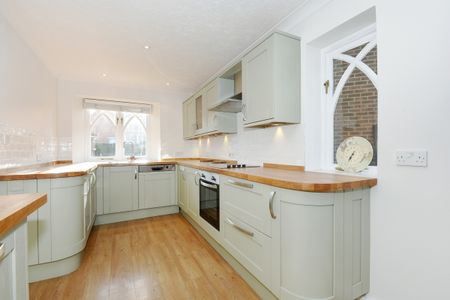 3 bedroom detached house to rent - Photo 5