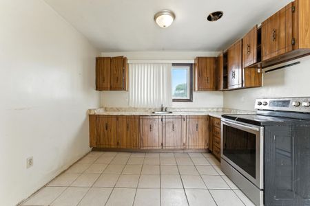 For Lease - 164E Henry Street, Brantford, Ontario - Photo 2